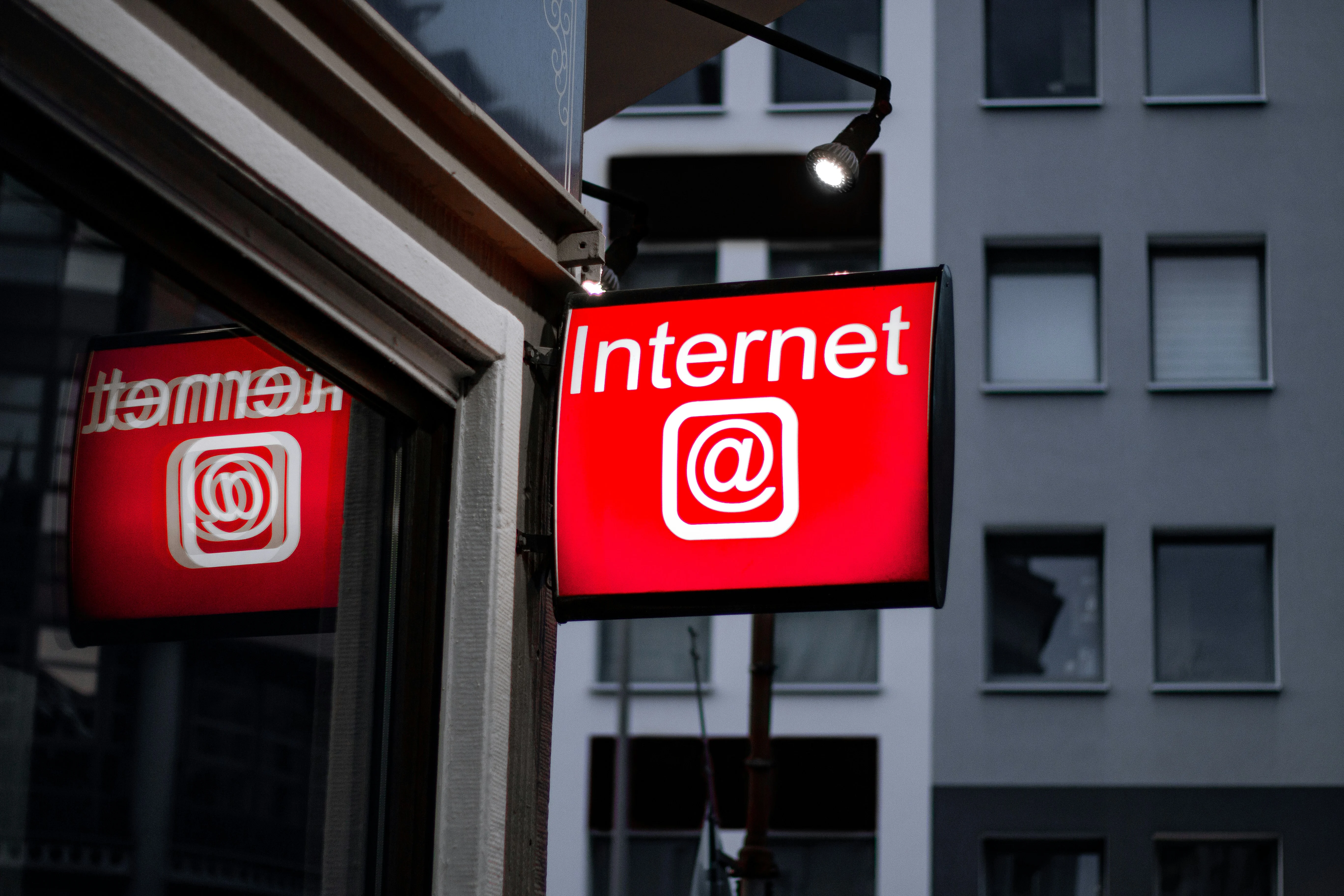 Internet Dedicated untuk Perusahaan: Fungsi & Kapan Dibutuhkan